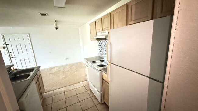 Building Photo - 8849 Latrec Ave