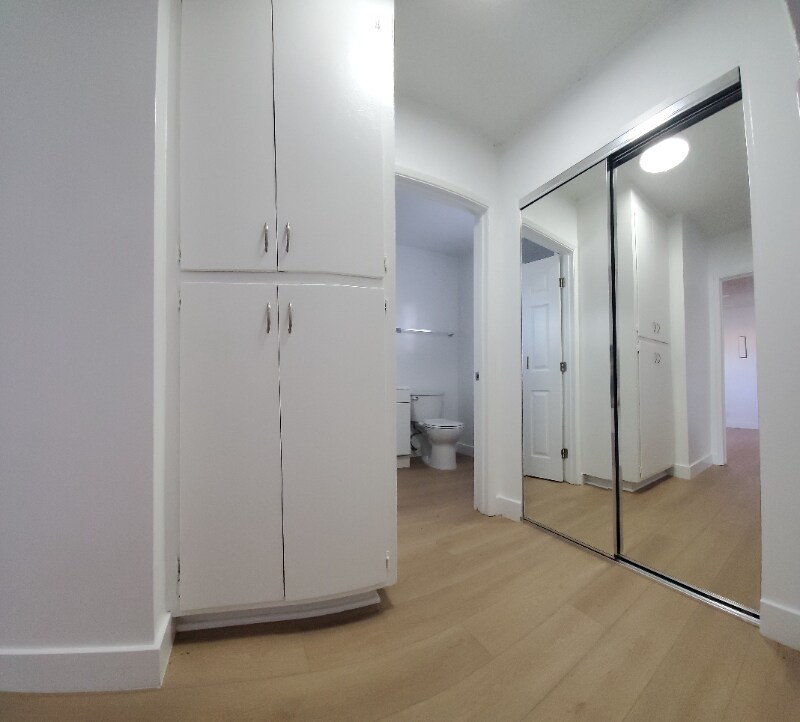 Building Photo - 1230 W Hillandale Ave