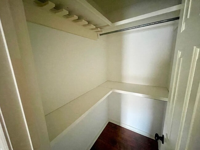 Building Photo - 3/2 For Rent in Brandon 047!