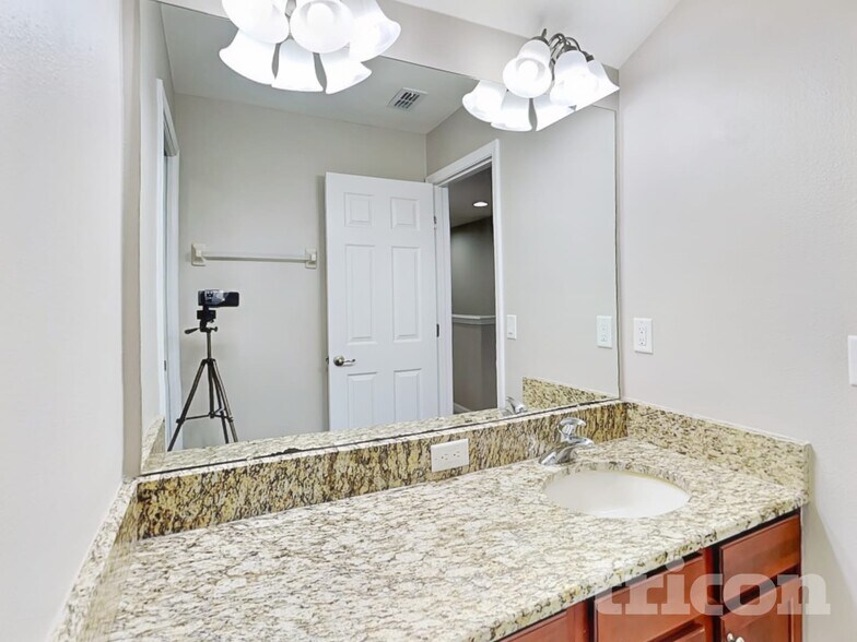 Building Photo - 19322 Sunset Bay Dr