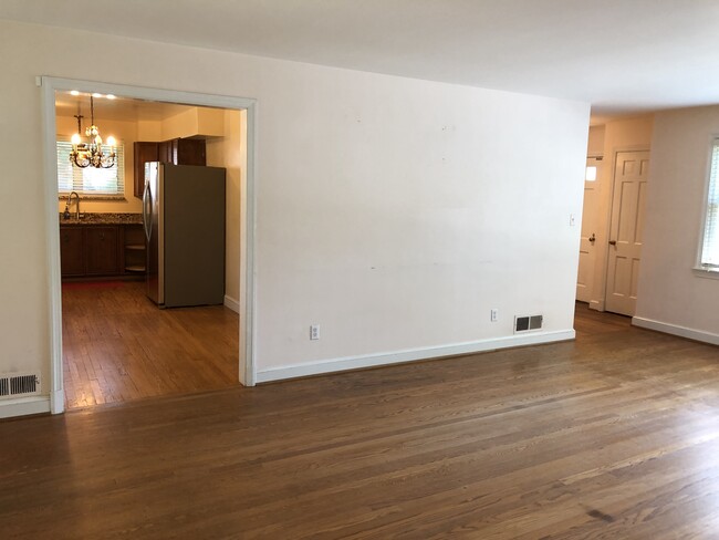 Kitchen and foyer view from Living room - 3805 jonesbridge road