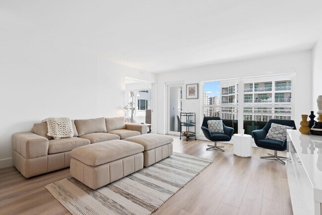 Building Photo - 3114 S Ocean Blvd