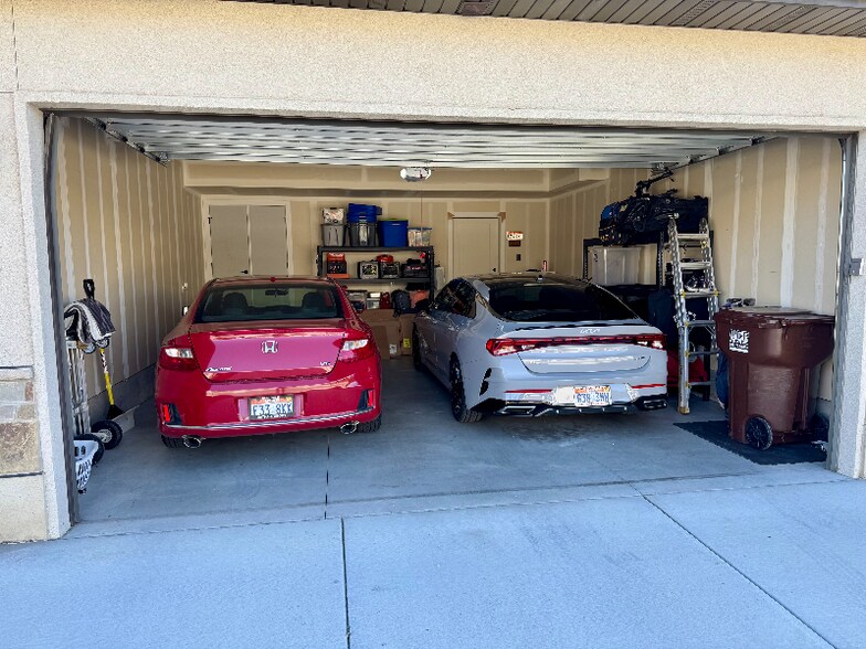 Building Photo - 1860 S Courtney Way