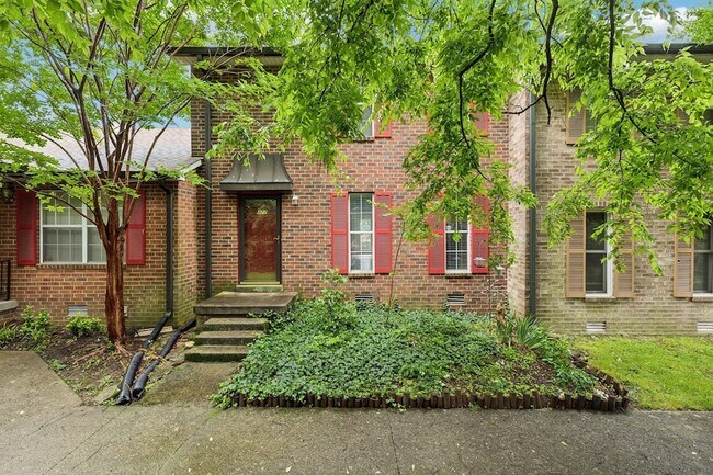 Building Photo - 377 Huntington Ridge Dr