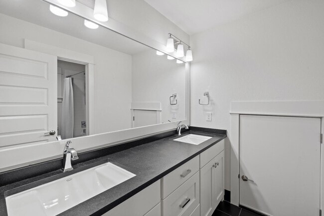 Building Photo - 2217 Seabiscuit Cv