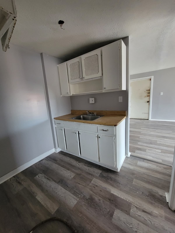 Building Photo - 13430 Euclid Ave