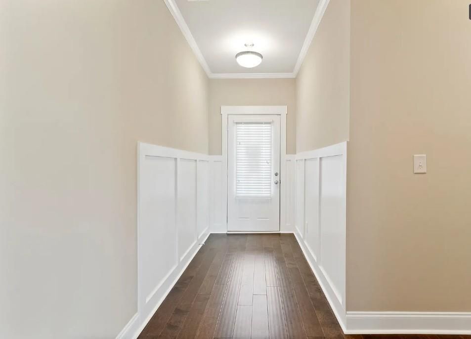Building Photo - 1905 Manor Pointe Dr