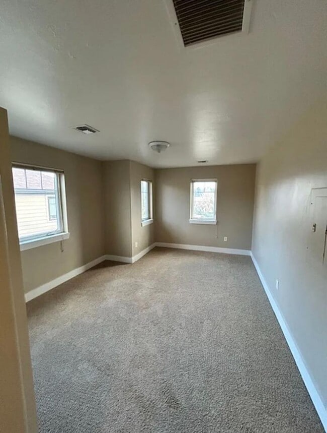 Building Photo - 311 Michael Grove Ave