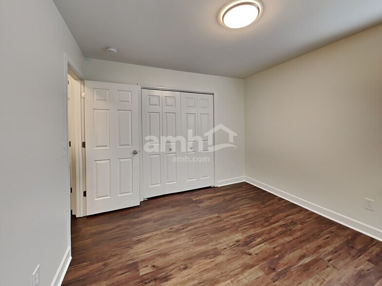 Building Photo - 3058 Romain Trail