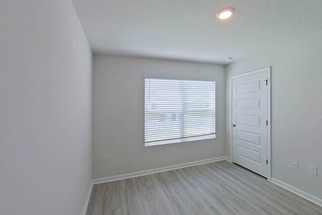 Building Photo - 309 Monarch Ln