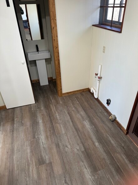 Building Photo - 133 Hidden Cove