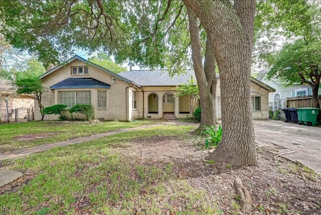 Primary Photo - 6109 Saxon Dr