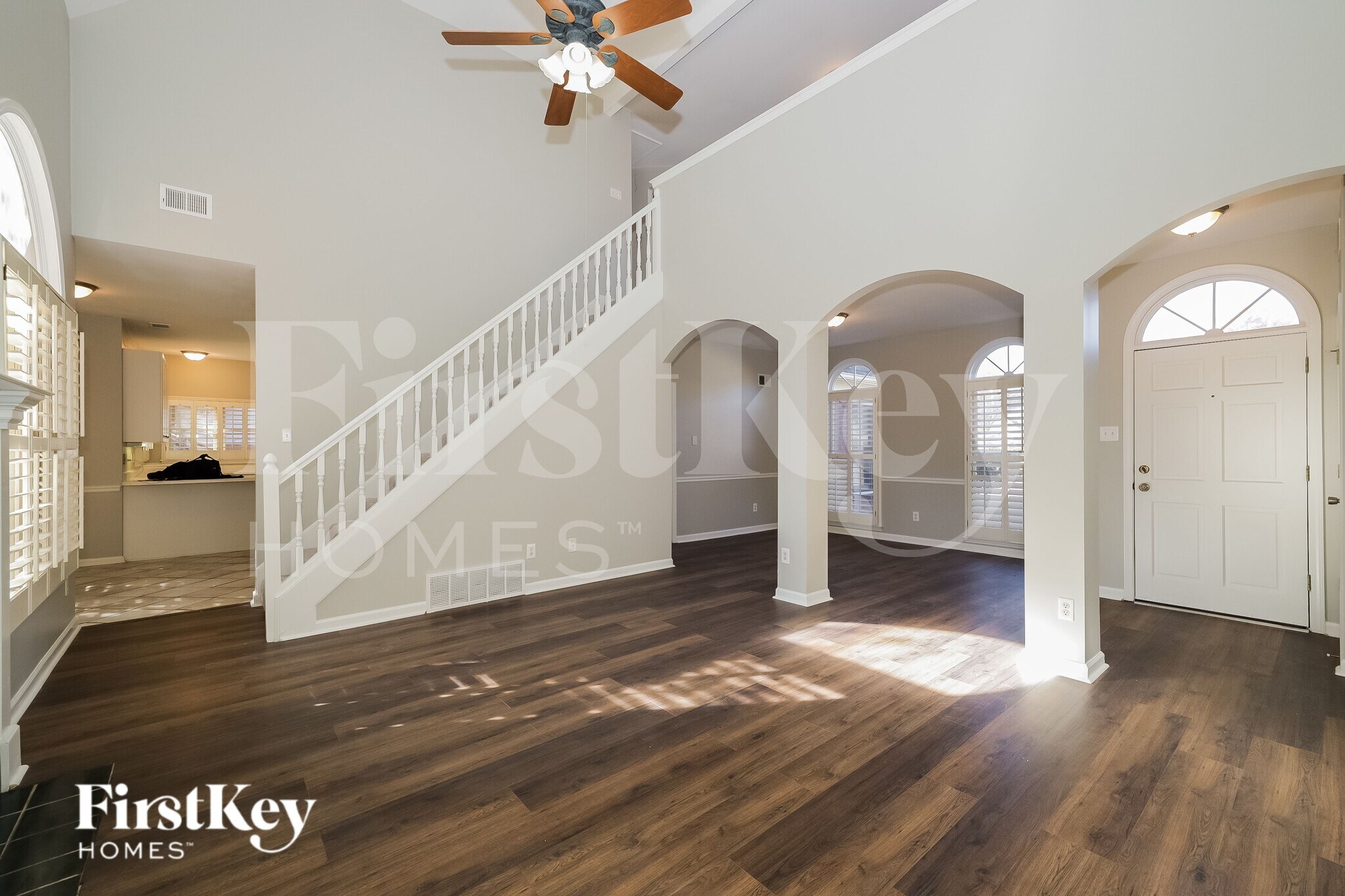 Building Photo - 8995 Country Leaf Cove