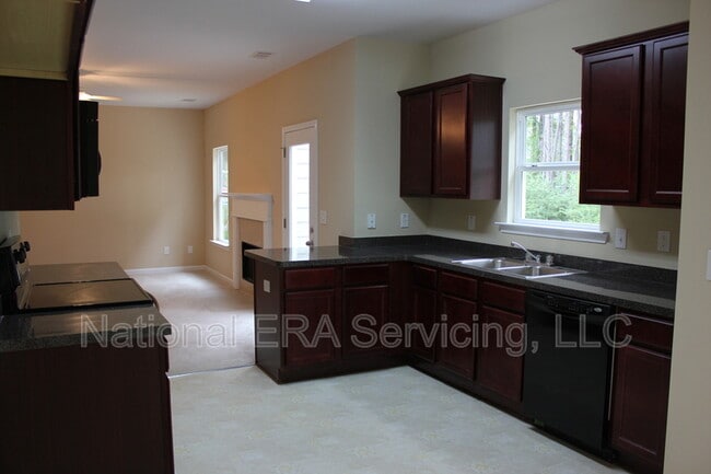 Building Photo - 19 Black Diamond Dr