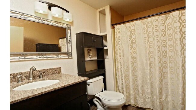 Building Photo - 623 N 16th St