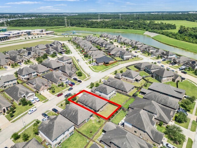 Building Photo - 10026 Thicket Park Ln