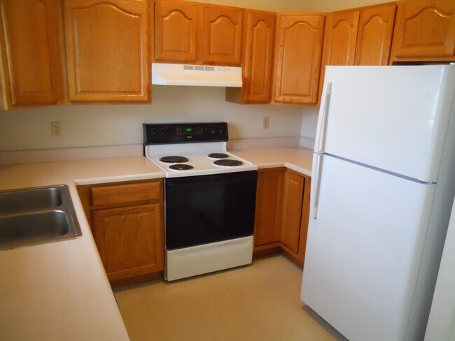 Building Photo - 764A GARRETT 485 BELLFLOWER