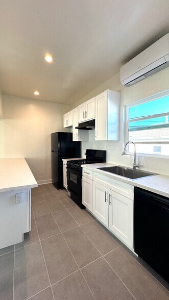 Building Photo - 138 Olive St