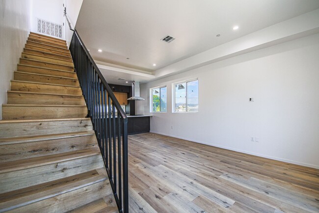 Building Photo - 121 S Coronado St