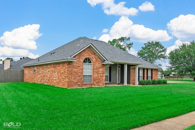 Building Photo - Check Out this 3 bed 2 bath in Bossier!!