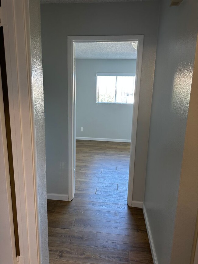 Building Photo - 564-568 7th St