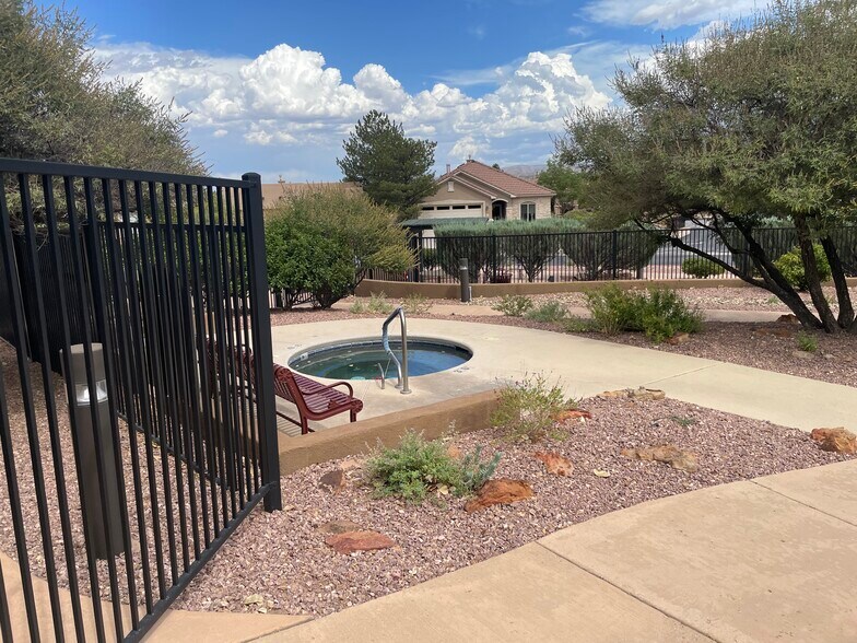 Building Photo - 931 Desert Willow Ct
