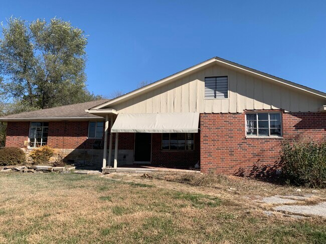 Building Photo - 5731 S Bearfield Rd