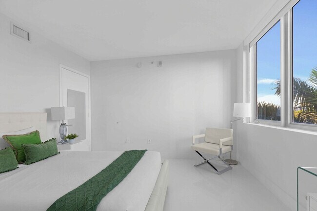 Building Photo - 2602 E Hallandale Beach Blvd