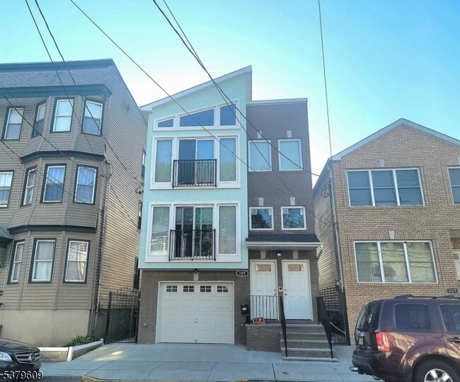 Building Photo - 129 Brookdale Ave