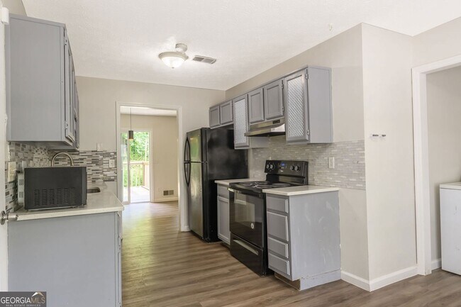 Building Photo - 2100 Whitebluff Way