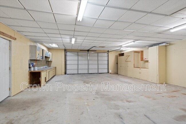 Building Photo - 2520 E Edgewood Dr