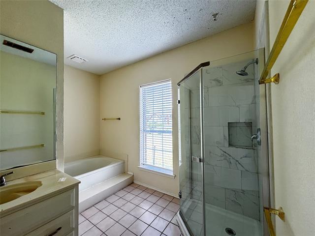Building Photo - 2812 Clearmeadow Dr