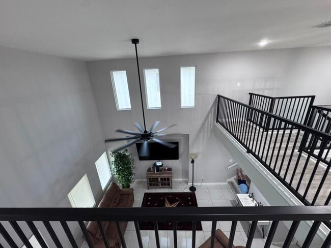 Building Photo - 3012 Clydesdale Dr