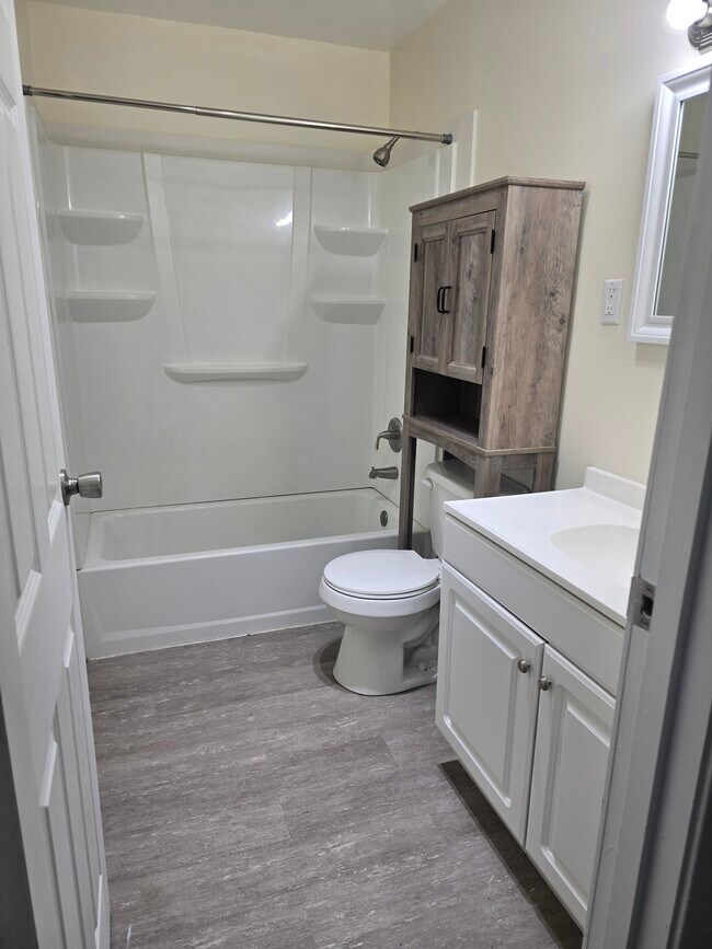 Building Photo - 104 Poplin Pl