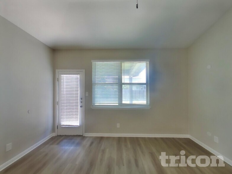 Building Photo - 13307 Badlands Bnd