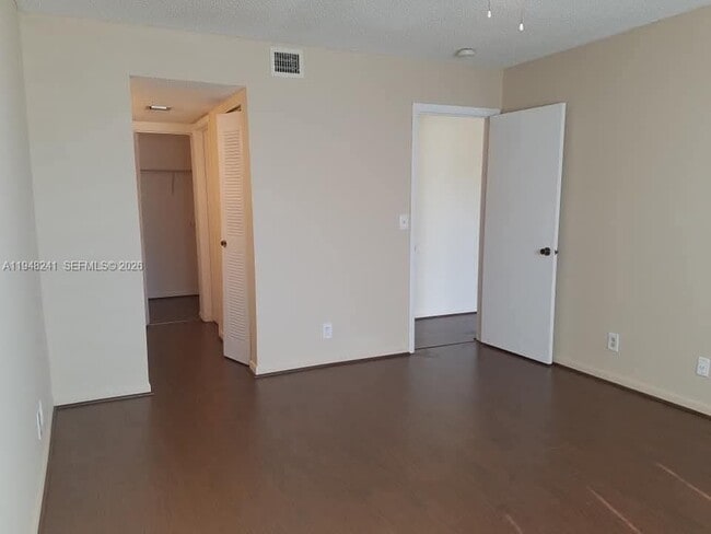 Building Photo - 9701 Westview Dr