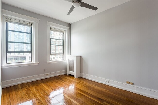 Building Photo - 137 Peterborough St