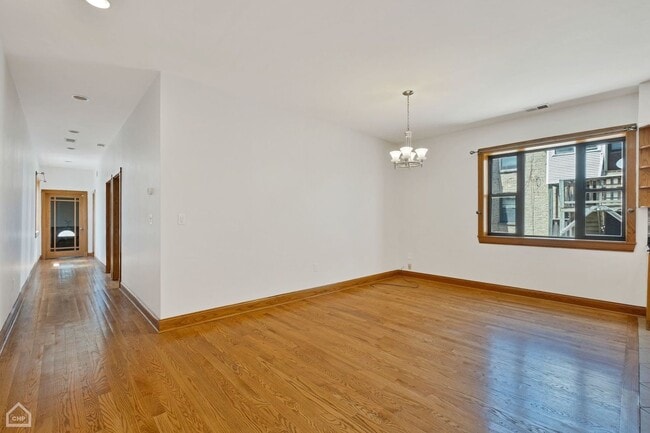 Building Photo - 4544 N Western Ave