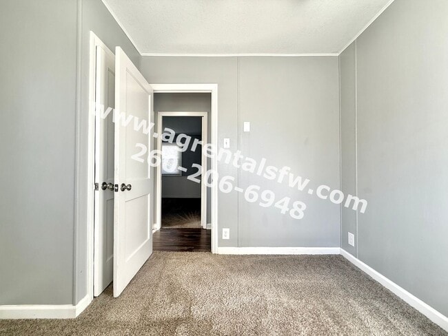 Building Photo - 3 bedroom house