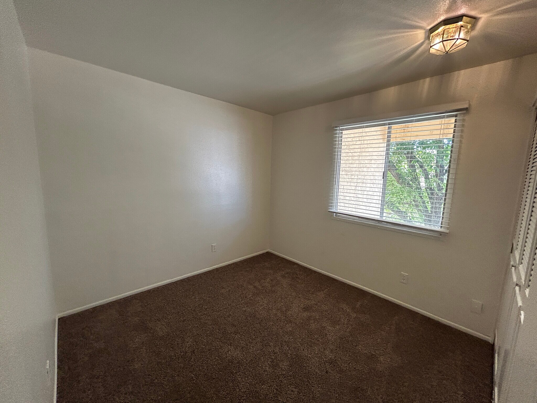 Building Photo - 5744 N 44th Ave