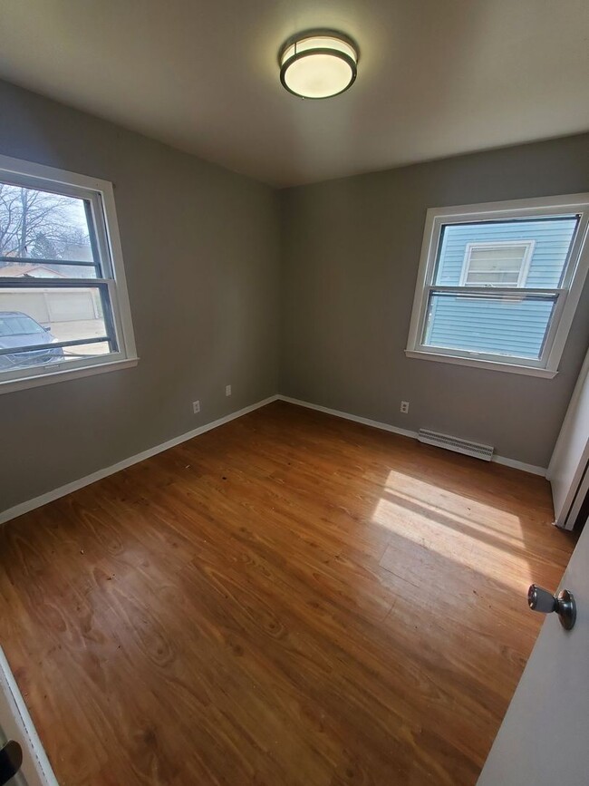 Building Photo - 5834-5836 N 69th St. (Duplex)