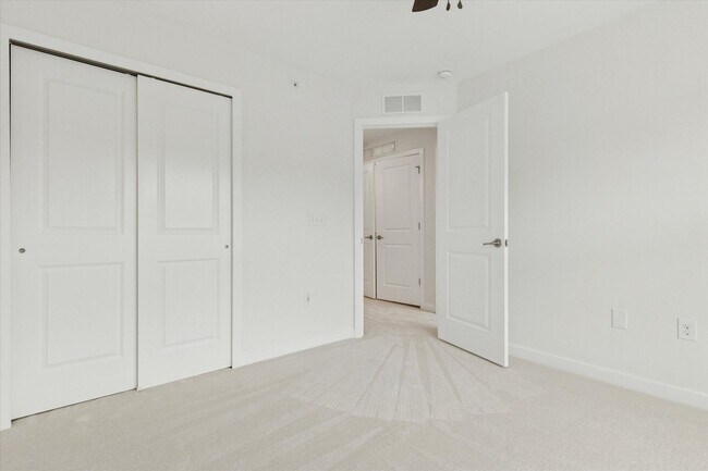 Building Photo - Available Immediately – 3 Bedroom / 2.5 Bath Townhome in Downingtown School District