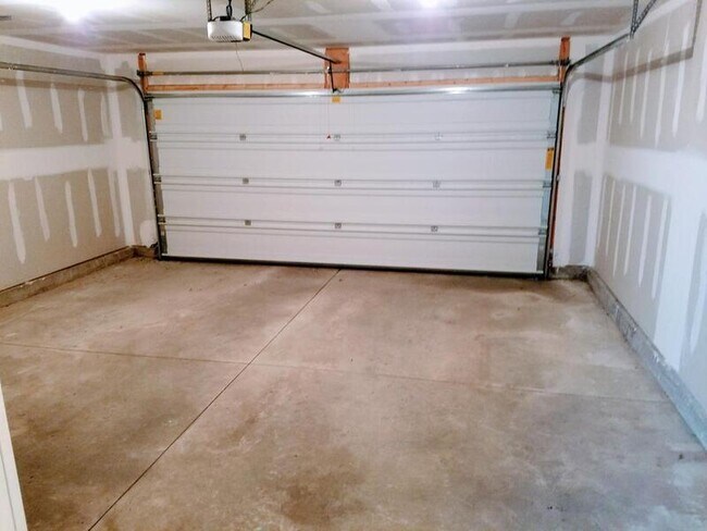 Building Photo - 1305 S G Ave, Unit 32