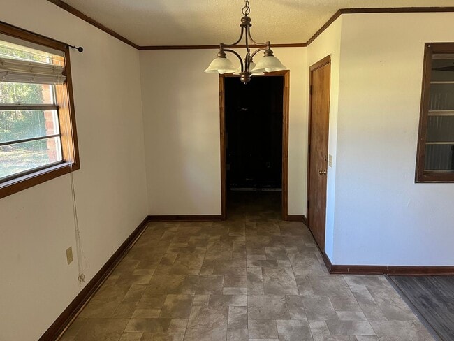 Building Photo - 115 Blair St