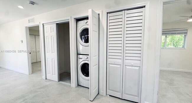 Building Photo - 8440 SW 107th St