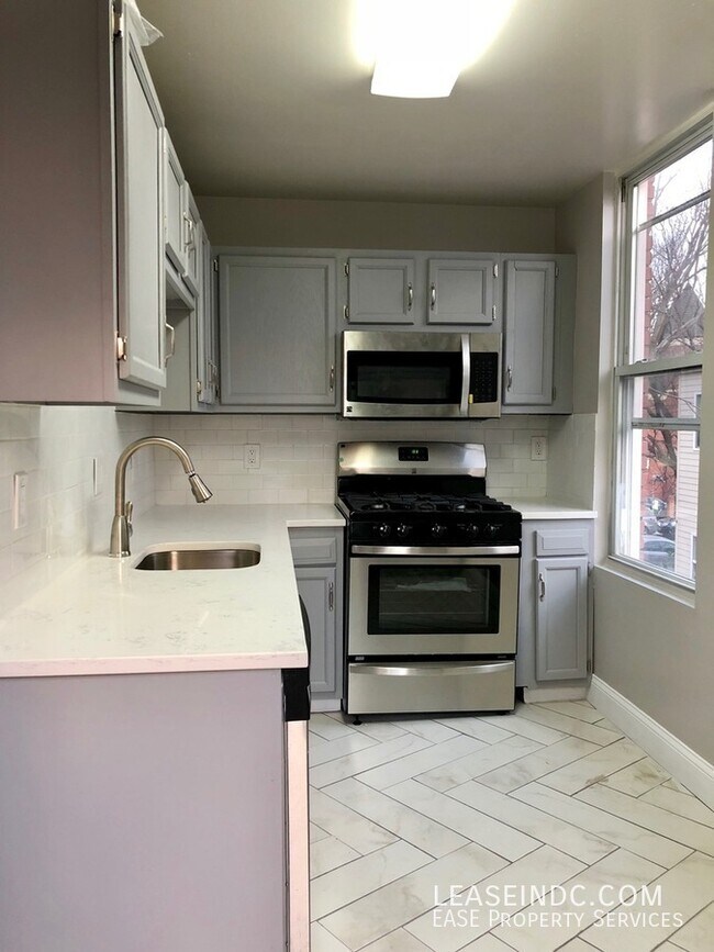 Building Photo - 1708 3rd St NW
