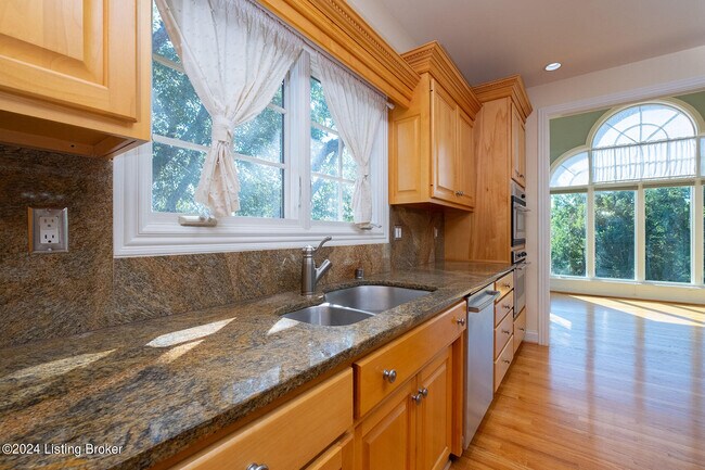 Building Photo - 3003 Glenhill Ct