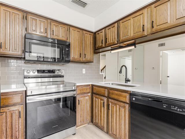 Building Photo - 333 Melrose Dr