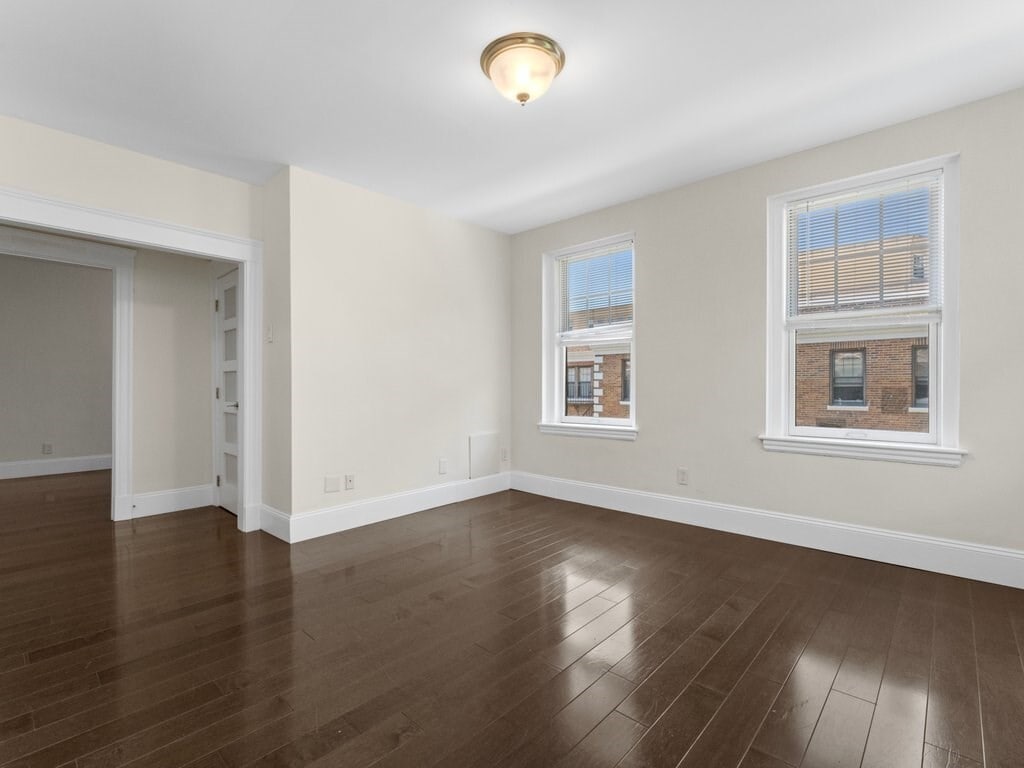 Building Photo - 62 Queensberry St
