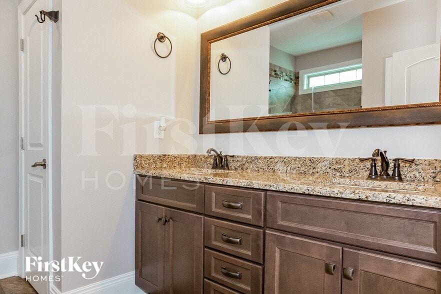 Building Photo - 740 Wood Lily Dr
